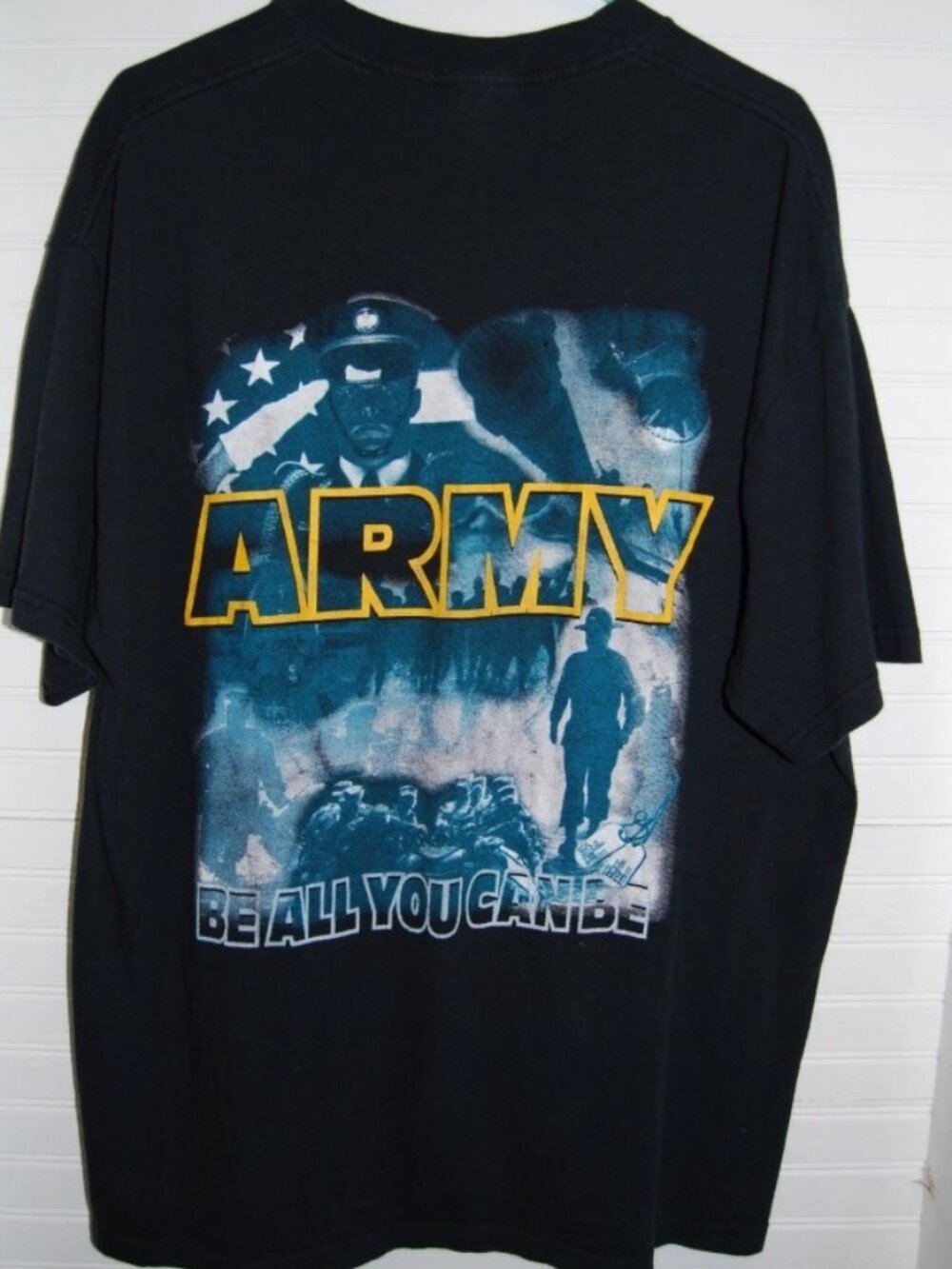 Vintage United States Army shirt size XL "Be All You Can Be" Y2K Black Graphic